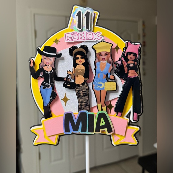 Dress to impress girls Roblox custom birthday cake topper - Picture 4 of 5